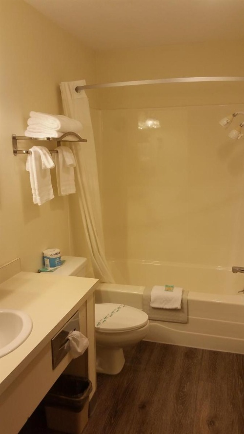 Tradewinds Motel image 13