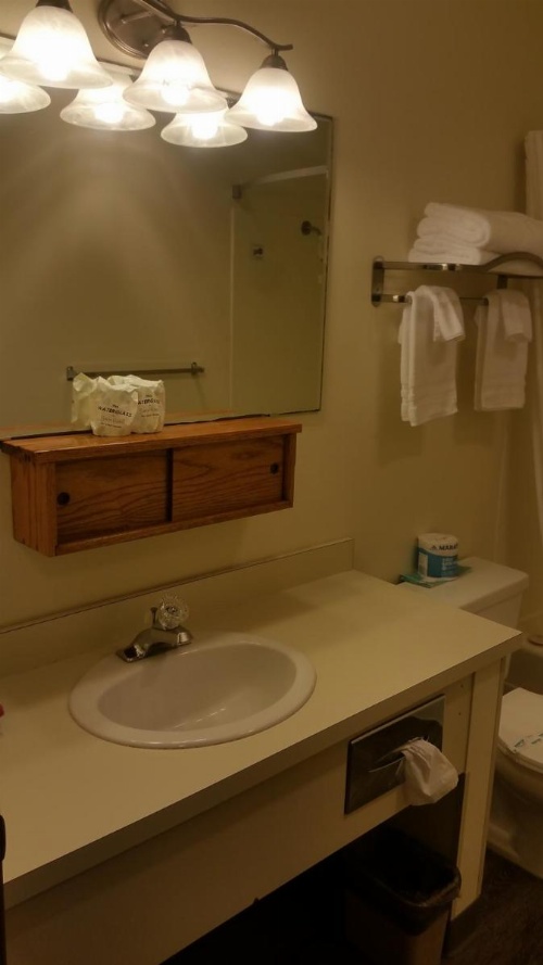 Tradewinds Motel image 14