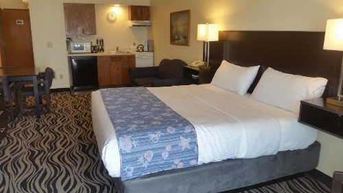Tradewinds Motel image 33